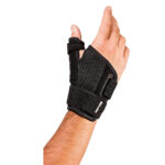 MUELLER Sports Medicine Reversible Adjust-to-Fit Thumb Stabilizer